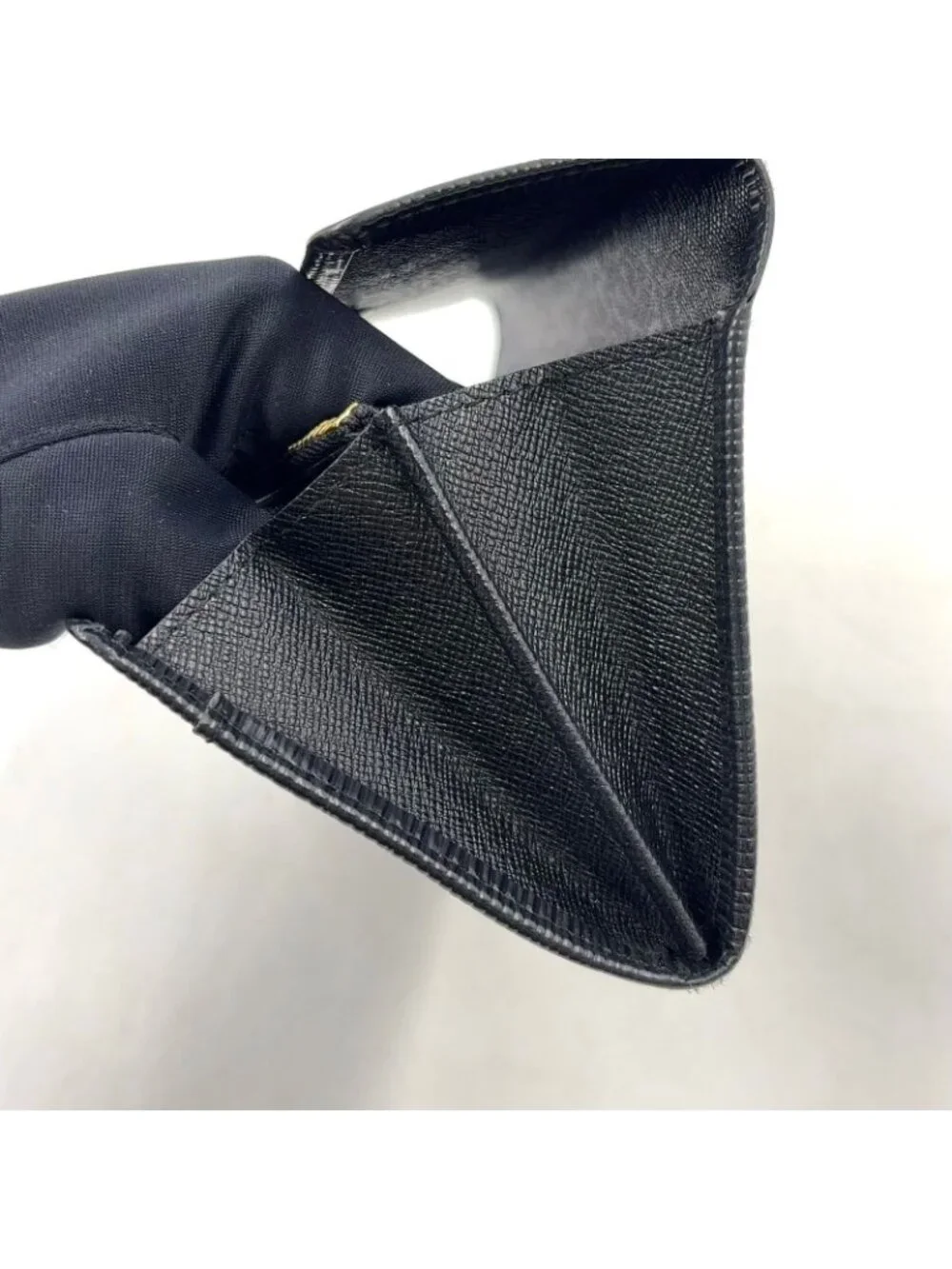 Louis Vuitton Pochette Porte-Monnaie Cles Epi Noir Leather Black Bifold Wallet